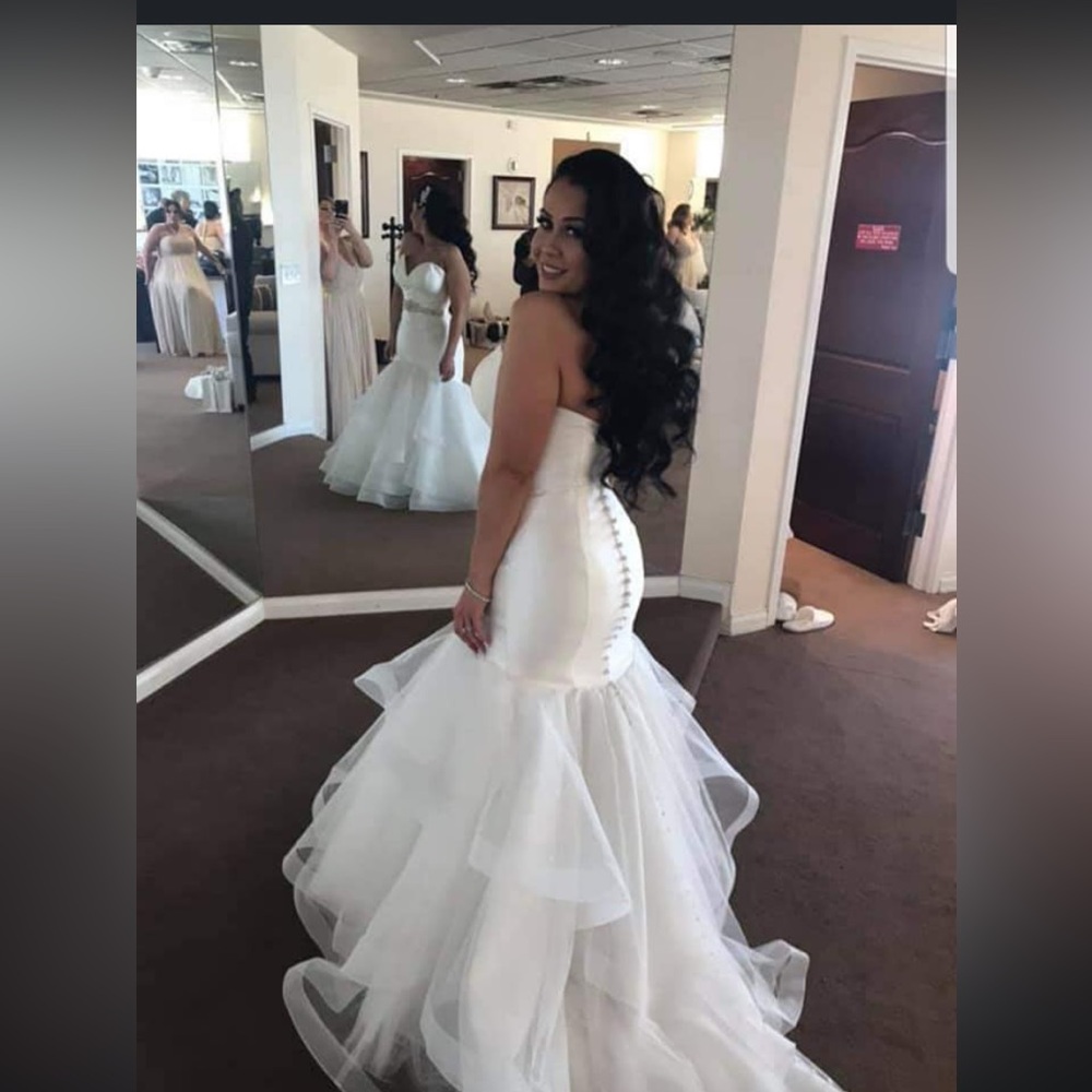 Allure mermaid wedding dress, the dress and Vail are available- dry cleaned
